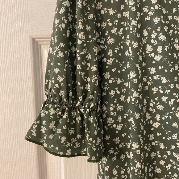 Green flowered midi dress size small - Picture 4 of 6